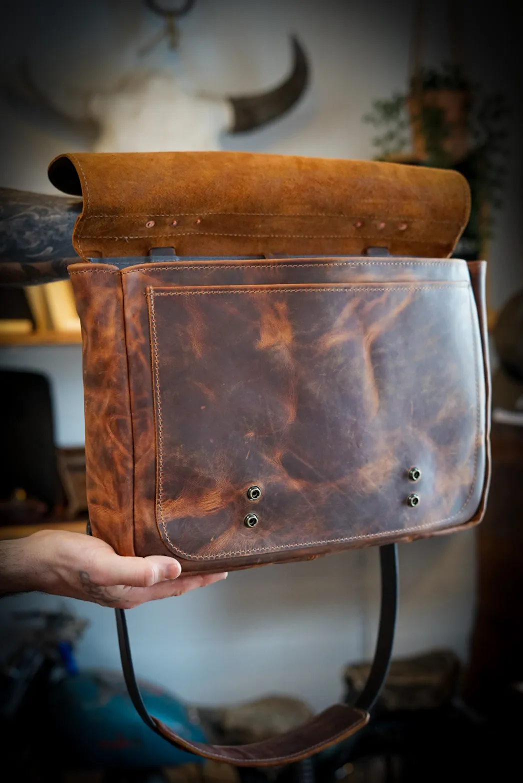 16" Messenger Bag ("Hardtimes" Brown)