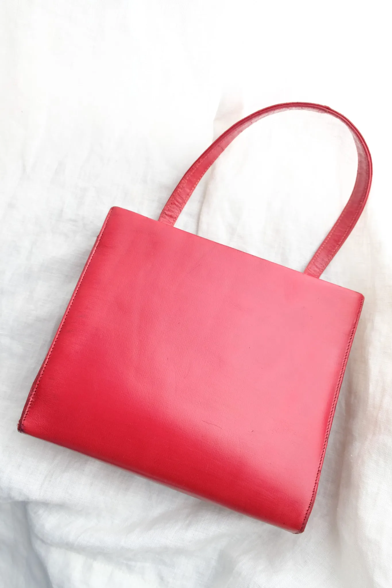 Adorable 1960's Red Square Bow Structured Leather Handbag