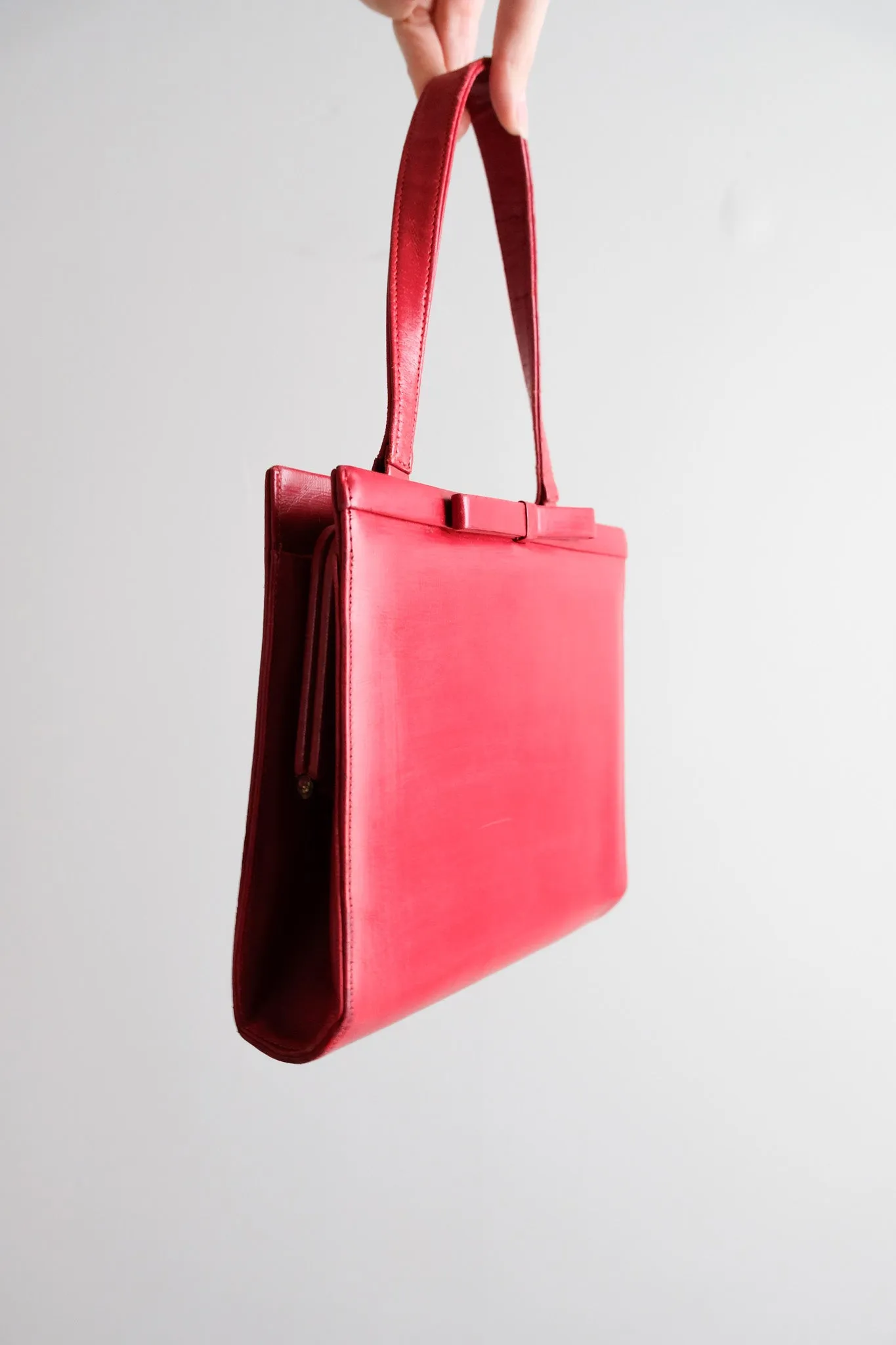 Adorable 1960's Red Square Bow Structured Leather Handbag