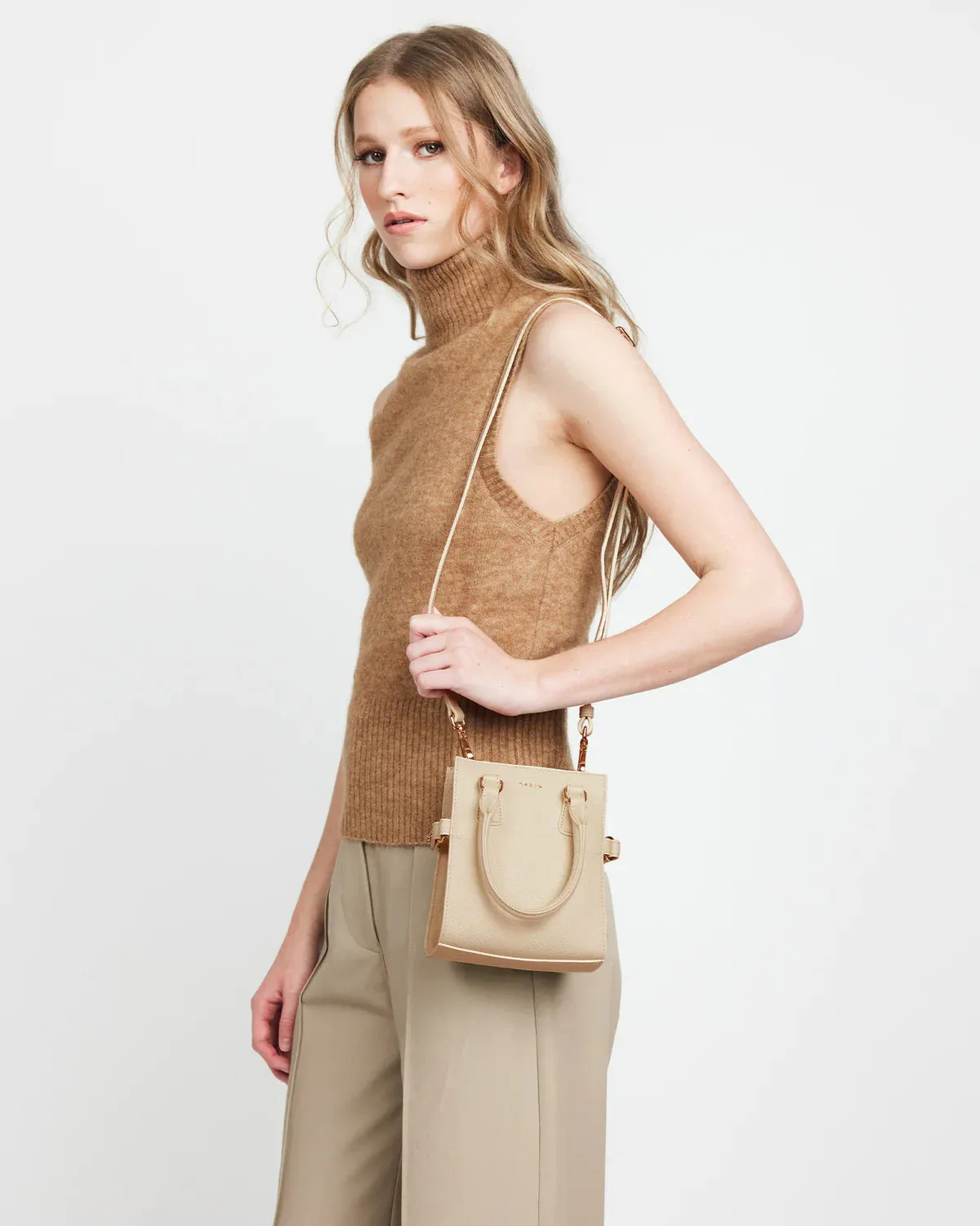 Bianca Crossbody | Biscotti