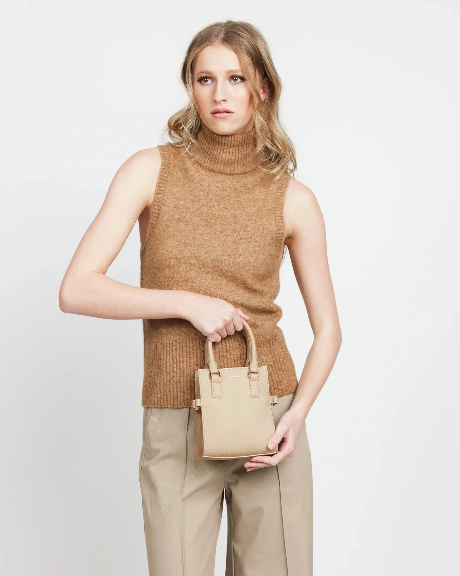 Bianca Crossbody | Biscotti