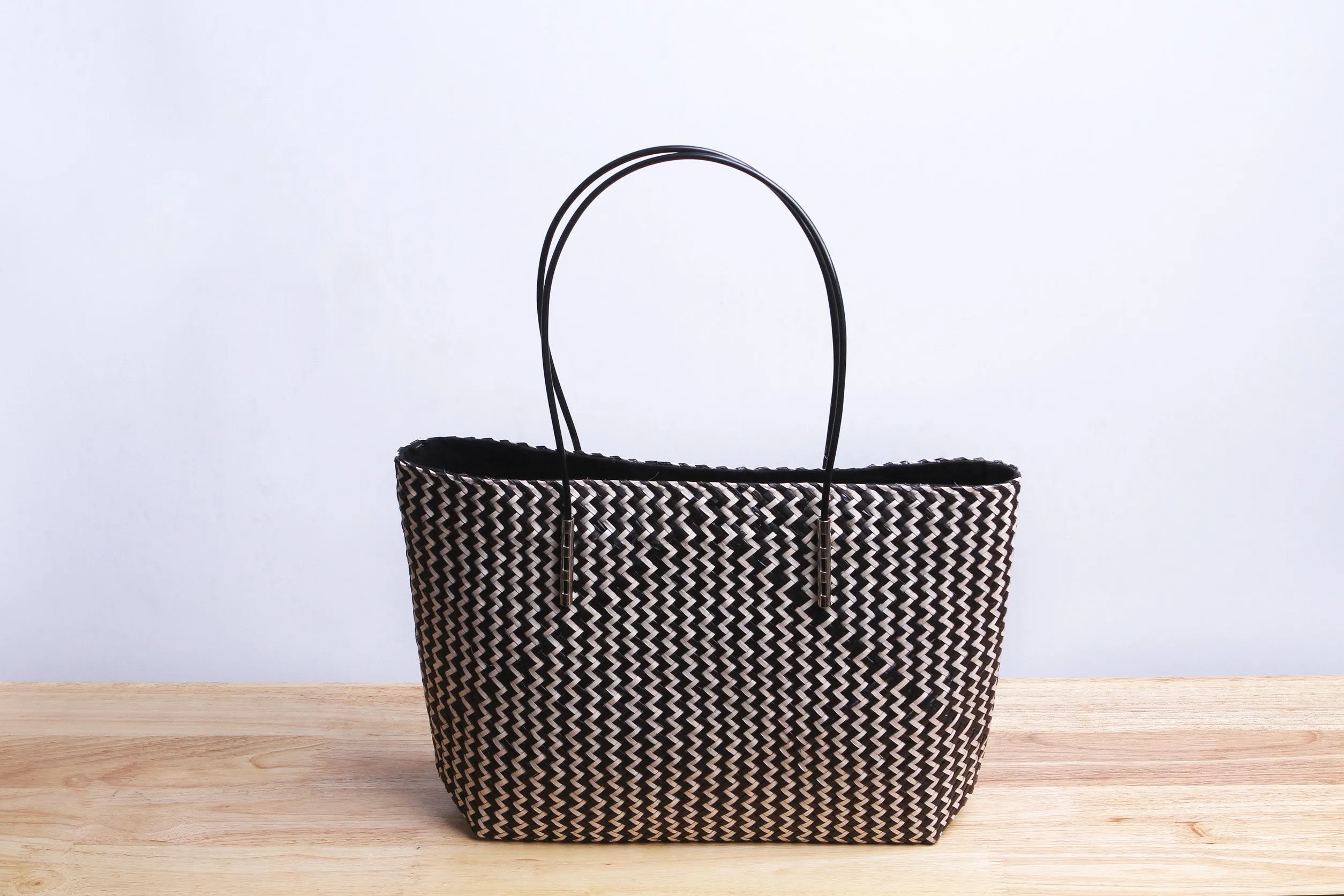 Black Seagrass Bag