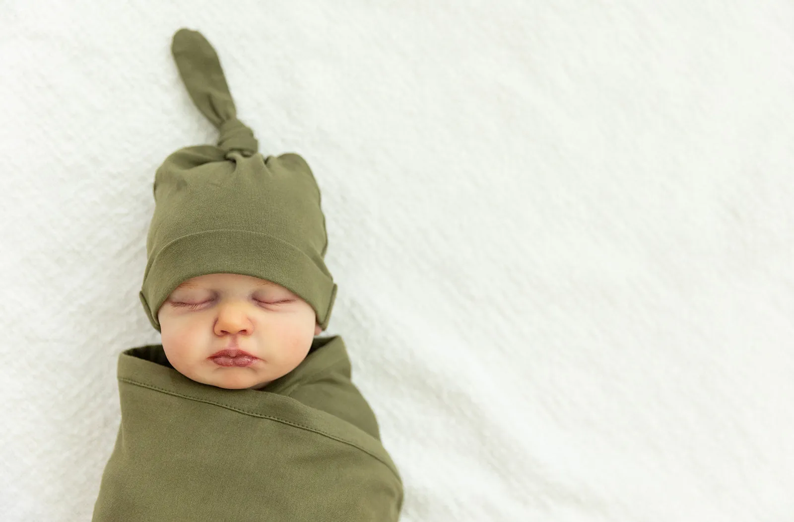 Gia Robe & Olive Green Swaddle Blanket Set