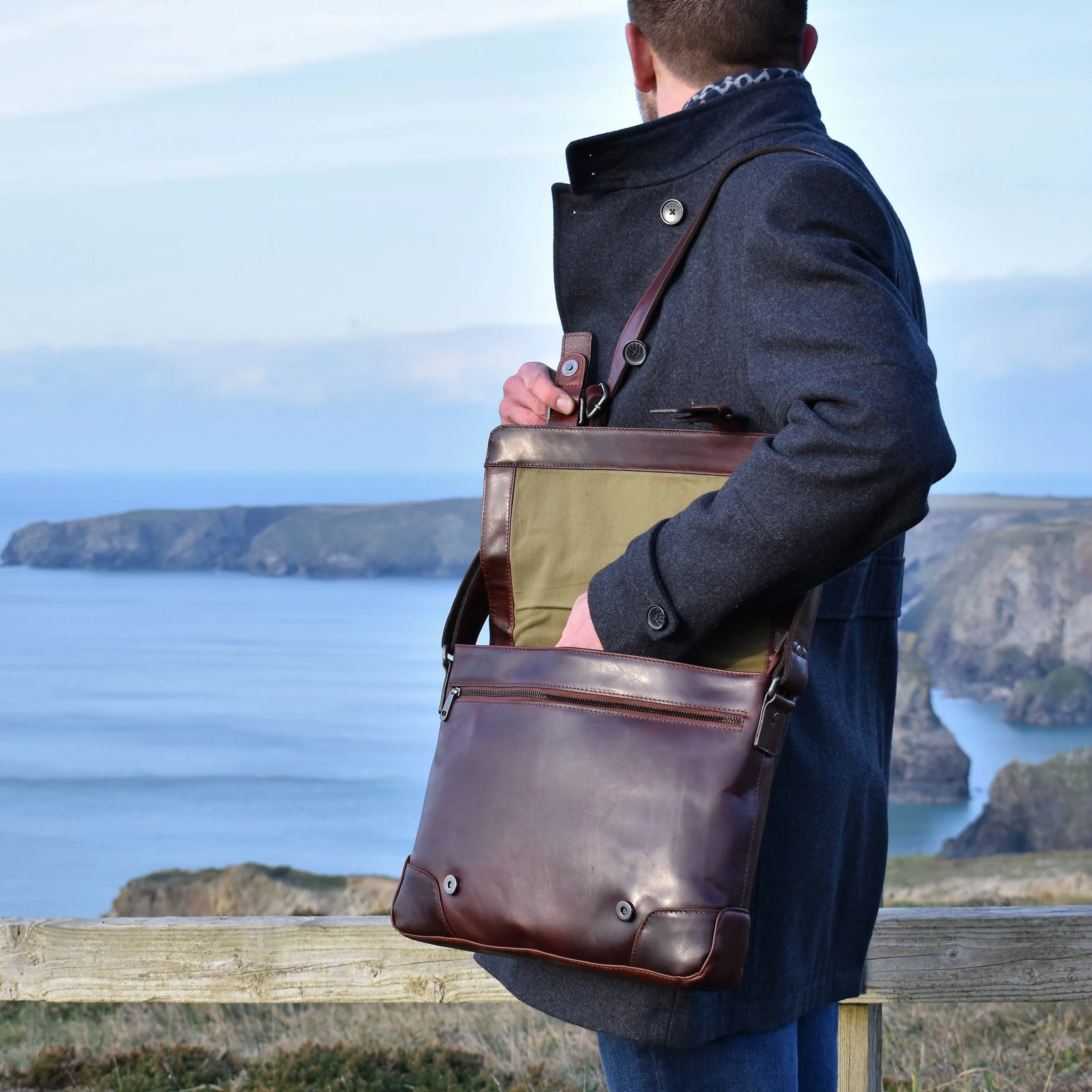 Leather Messenger Bag - Brown