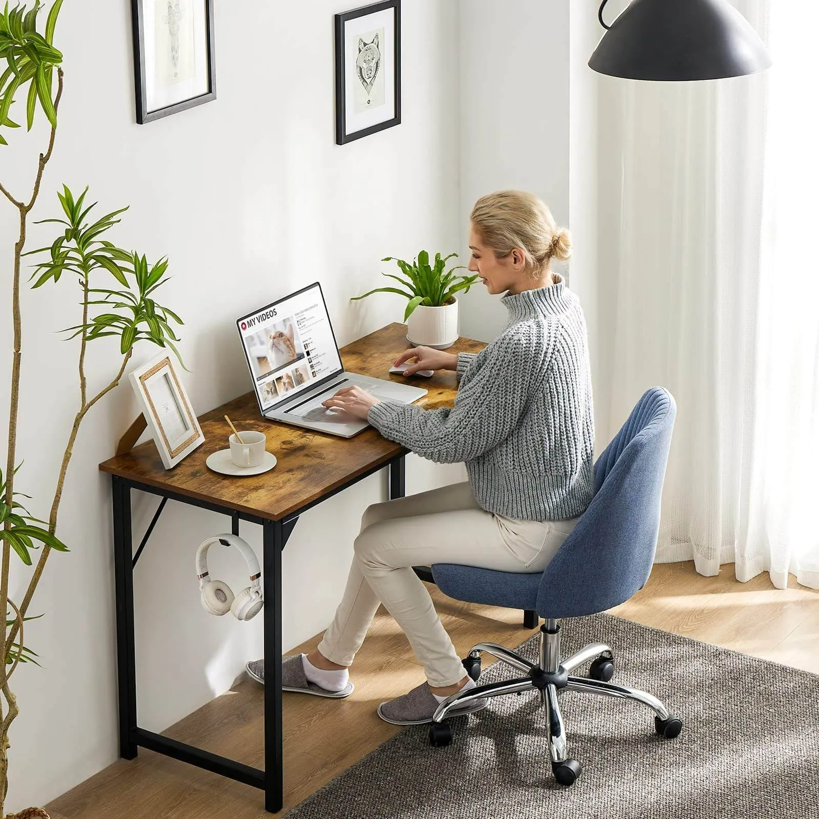 Modern Simple Style Wooden Work Office Desks with Storage Bag and Iron Hook