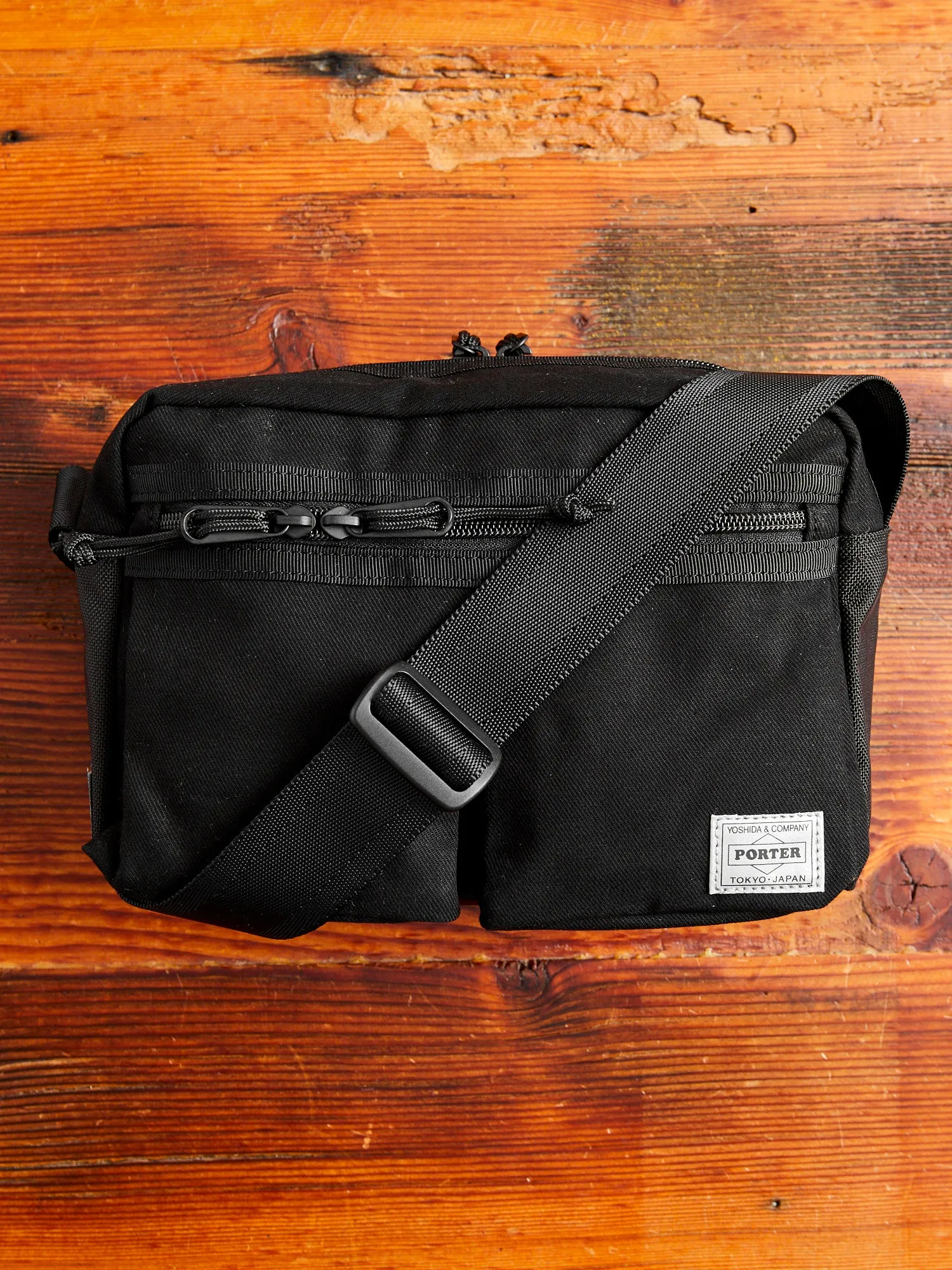 "Switch" Shoulder Bag (S) in Black